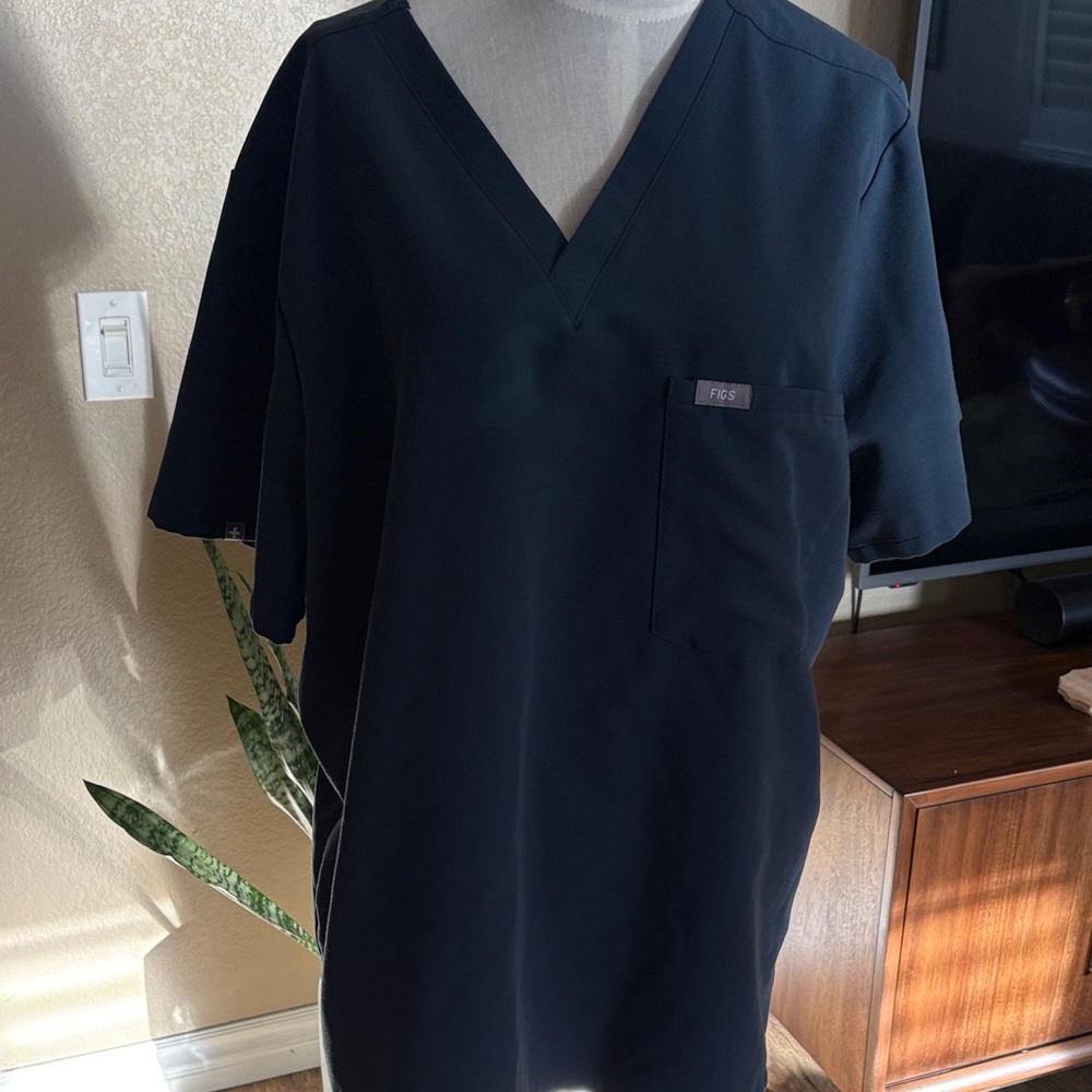 Figs Navy V-Neck Short Sleeve scrub top